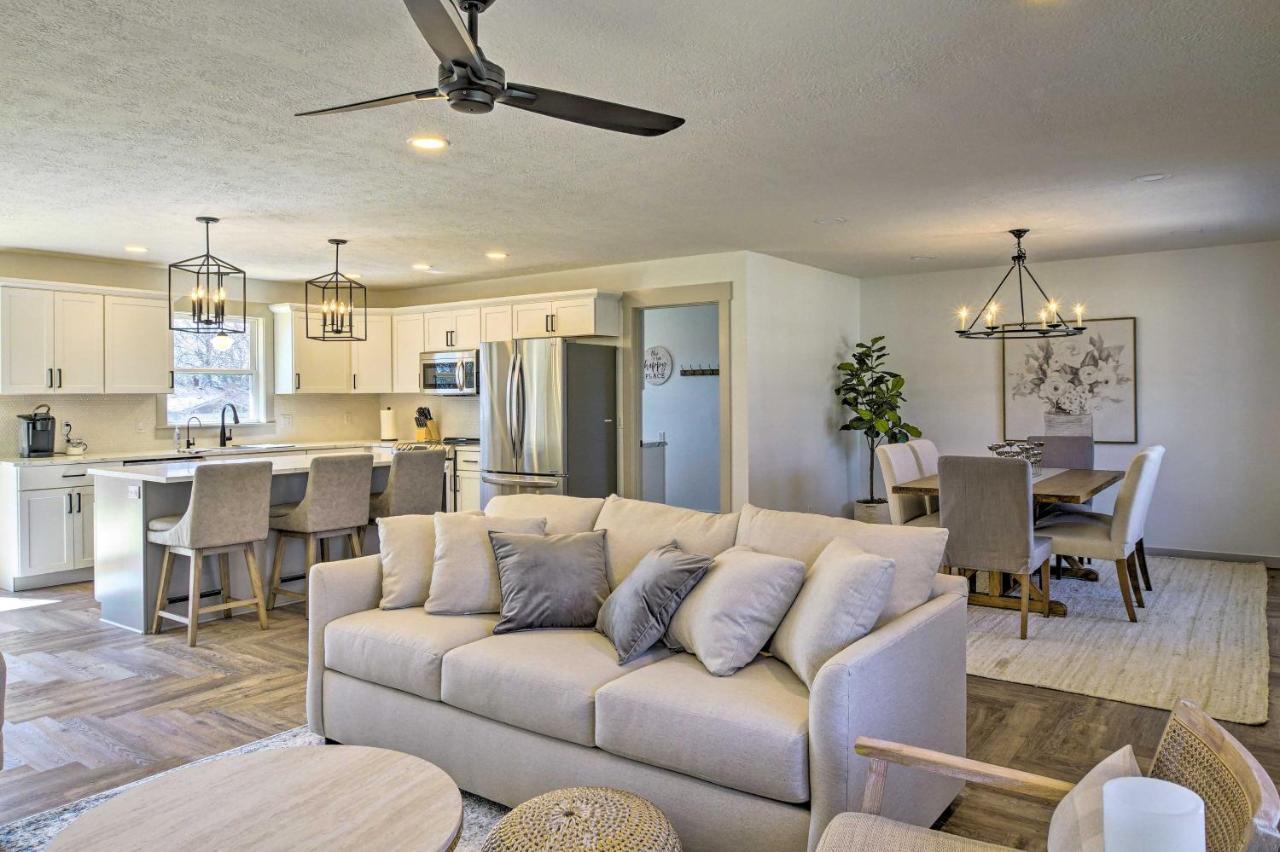 Retreat With Deck About 9 Mi To Downtown Springfield Villa Ozark Exteriör bild